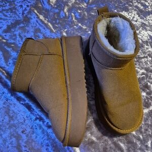 LIKE NEW Palinka platform ankle boots